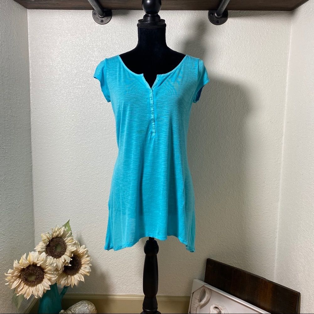 Turquoise Flowy Short Sleeve Henley - Med